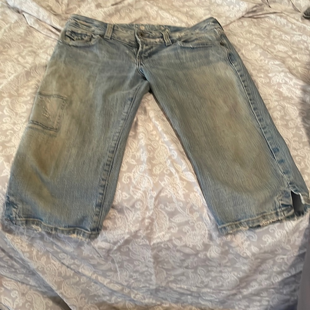 Guess Premium distressed bermudas